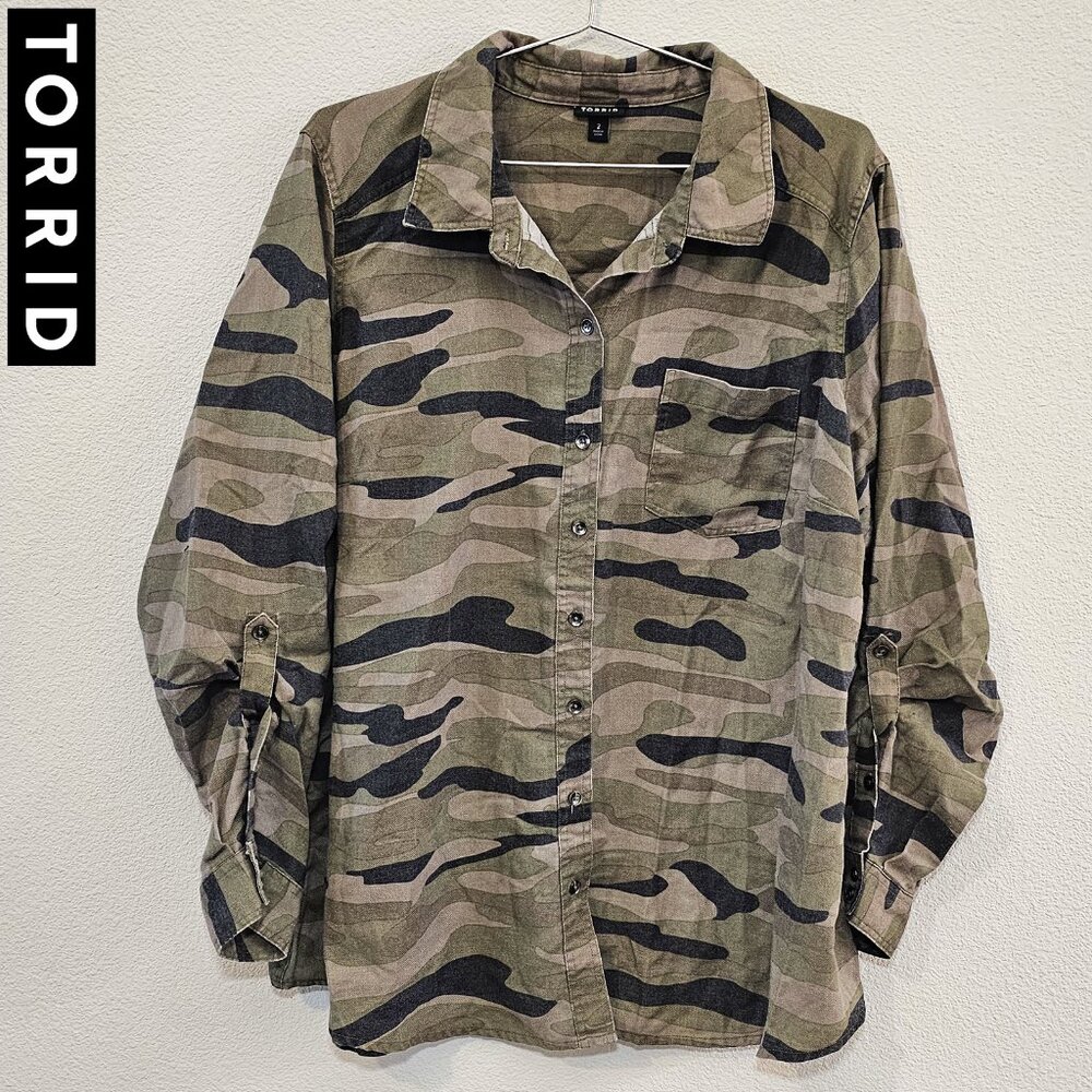 TORRID 2 Camo Army Green Twill Button Up Relaxed Shirt Top Plus Size 18/20 2X